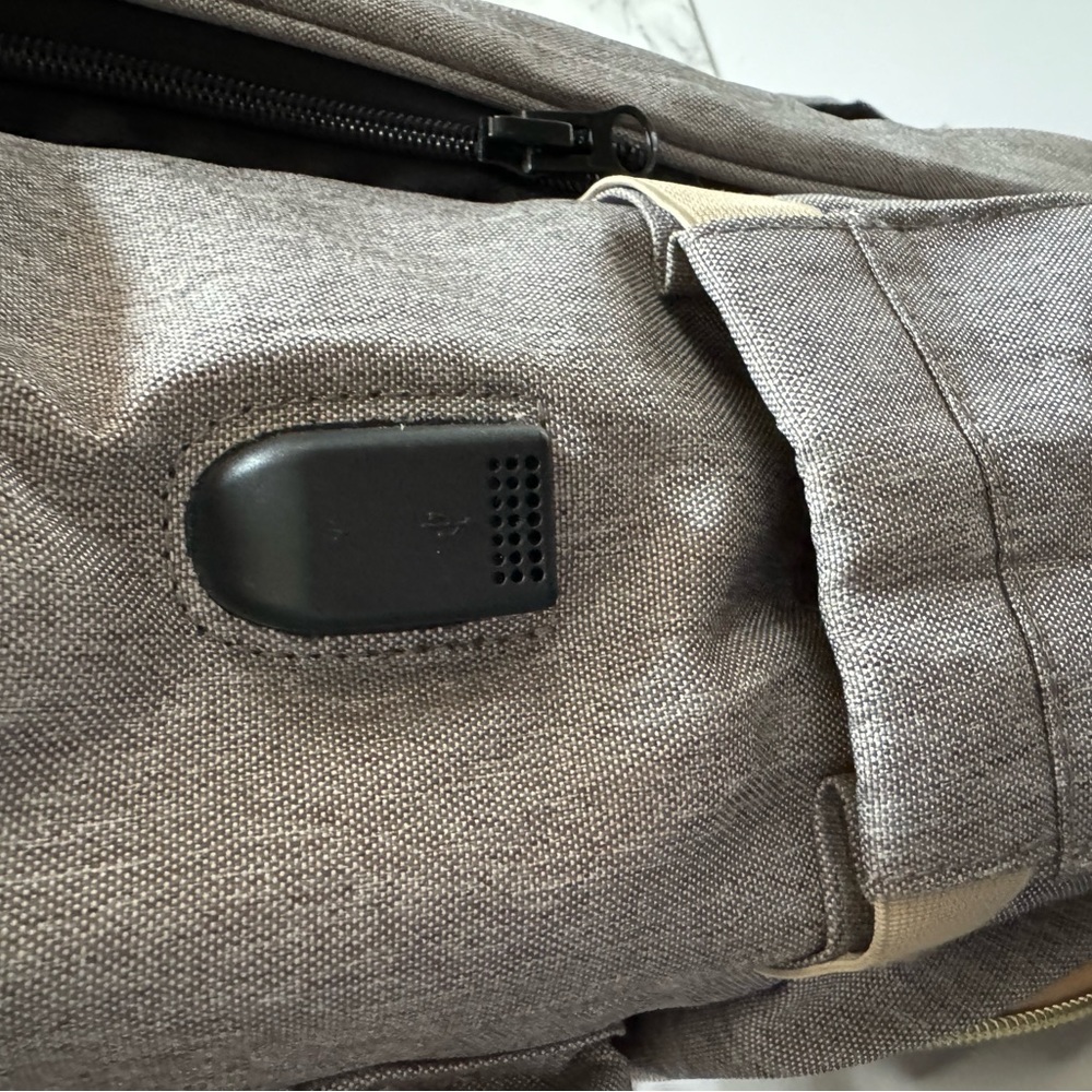 Bubblbay multi functional Diaper Bag /Backpack. Excellent condition. - Picture 16 of 17